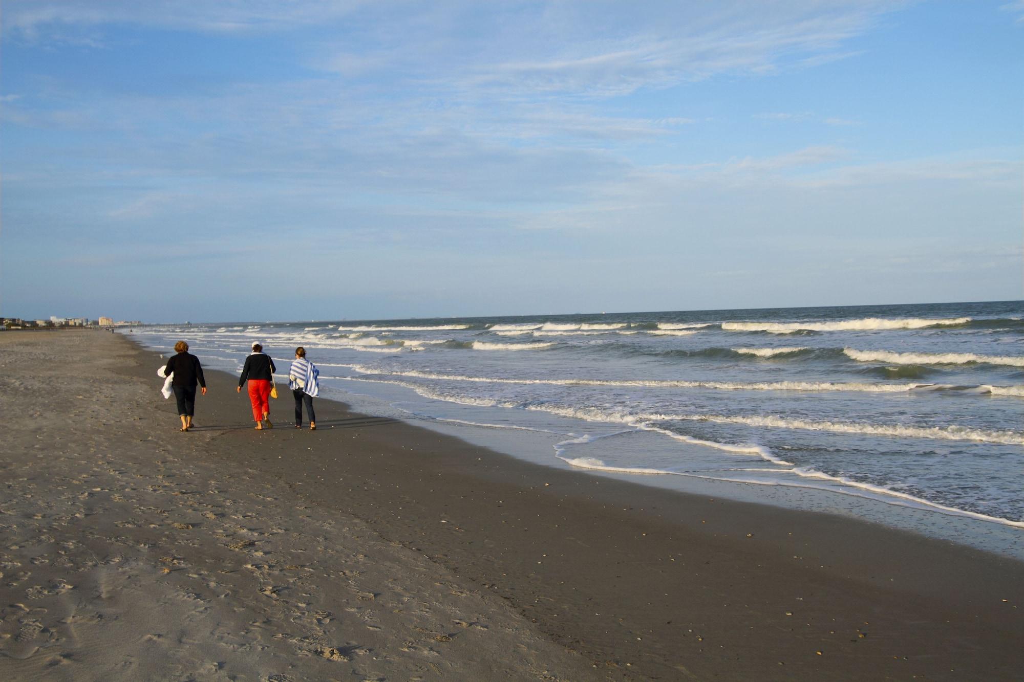 Days Inn By Wyndham Cocoa Beach Port Canaveral Dış mekan fotoğraf