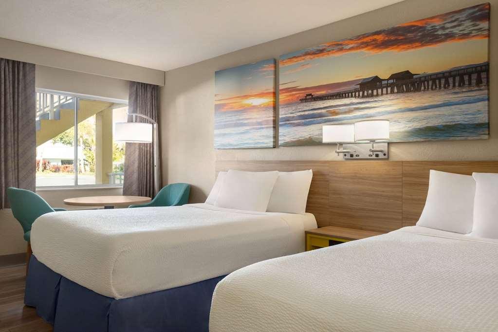 Days Inn By Wyndham Cocoa Beach Port Canaveral Oda fotoğraf