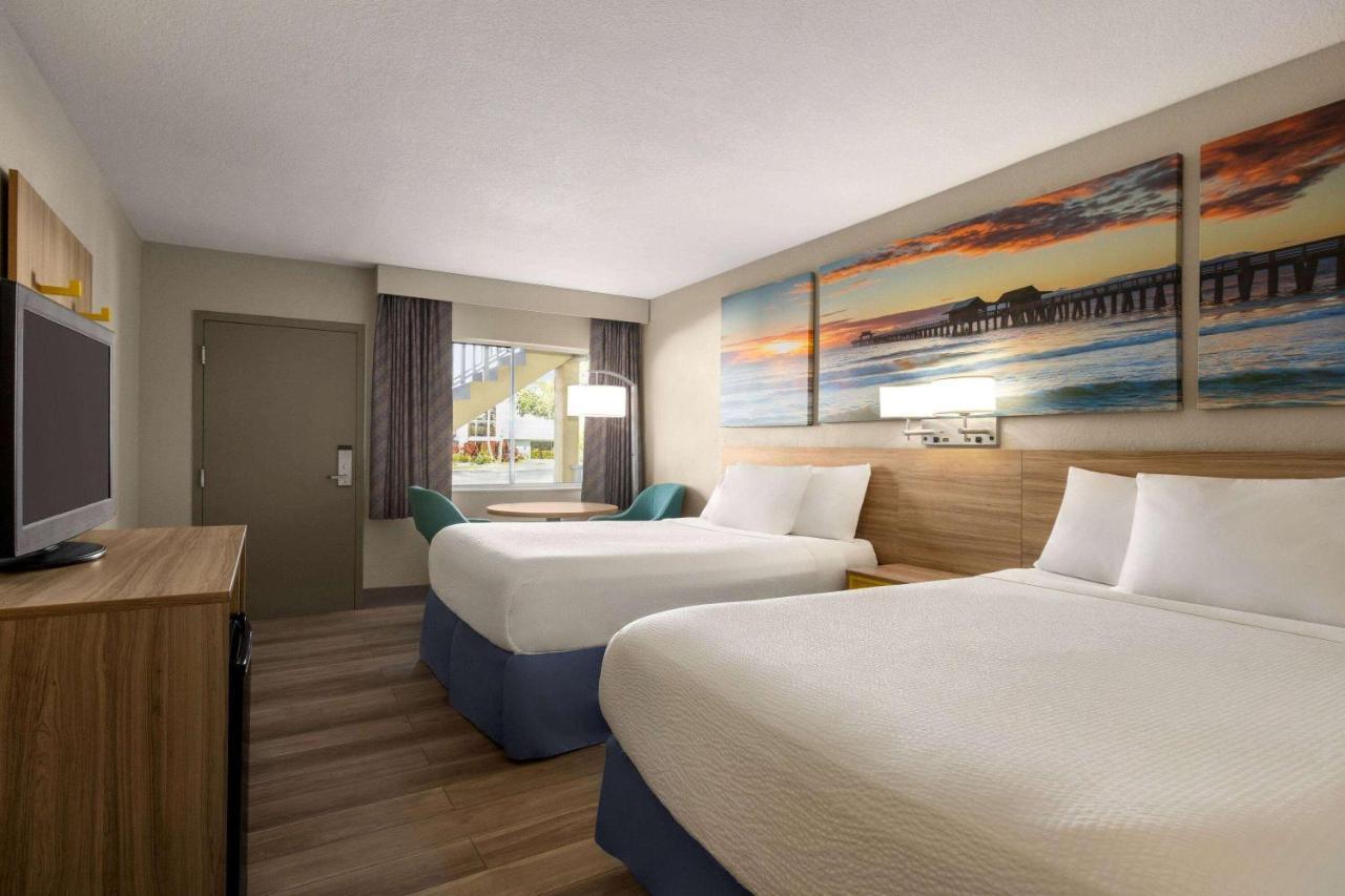 Days Inn By Wyndham Cocoa Beach Port Canaveral Dış mekan fotoğraf