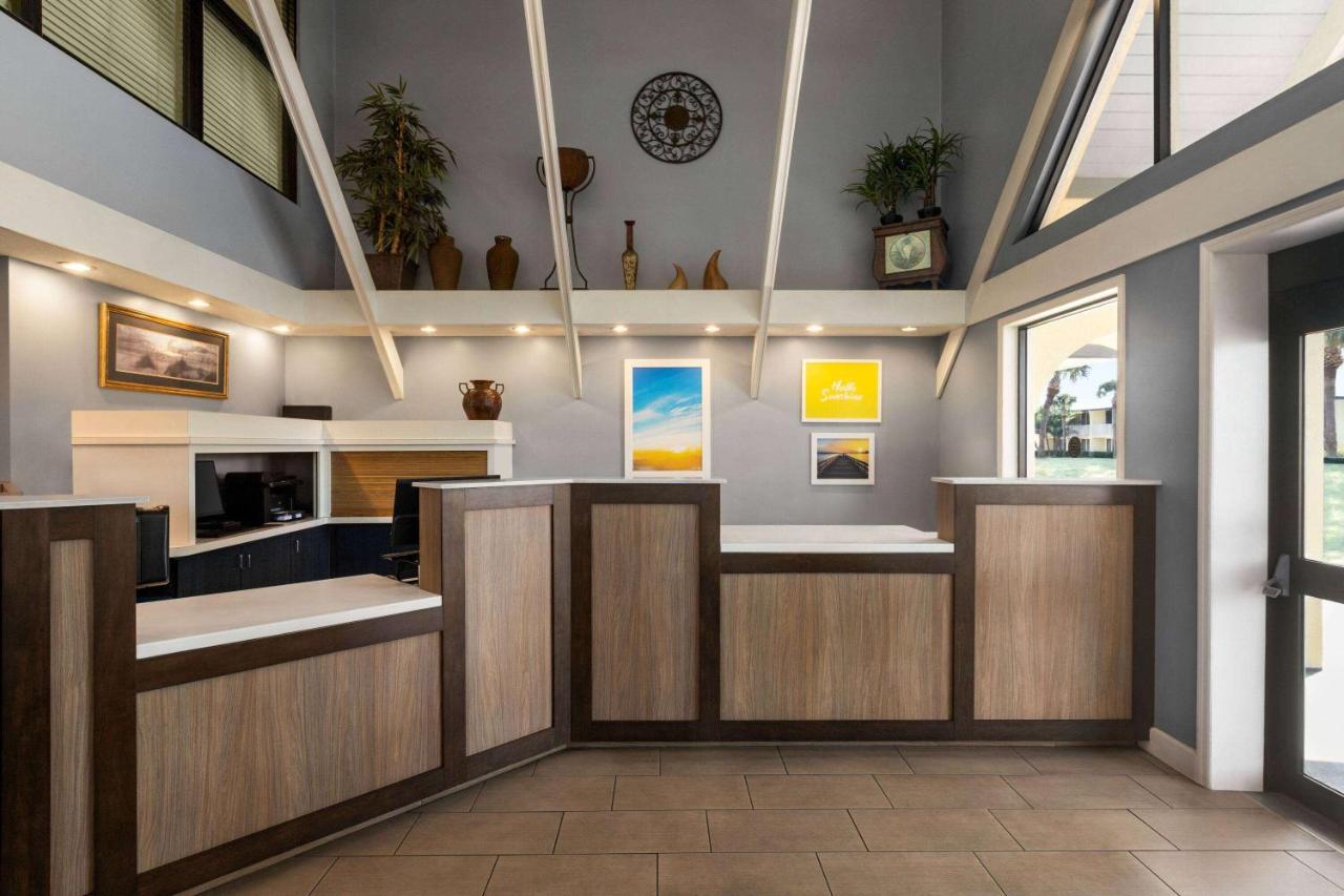 Days Inn By Wyndham Cocoa Beach Port Canaveral Dış mekan fotoğraf