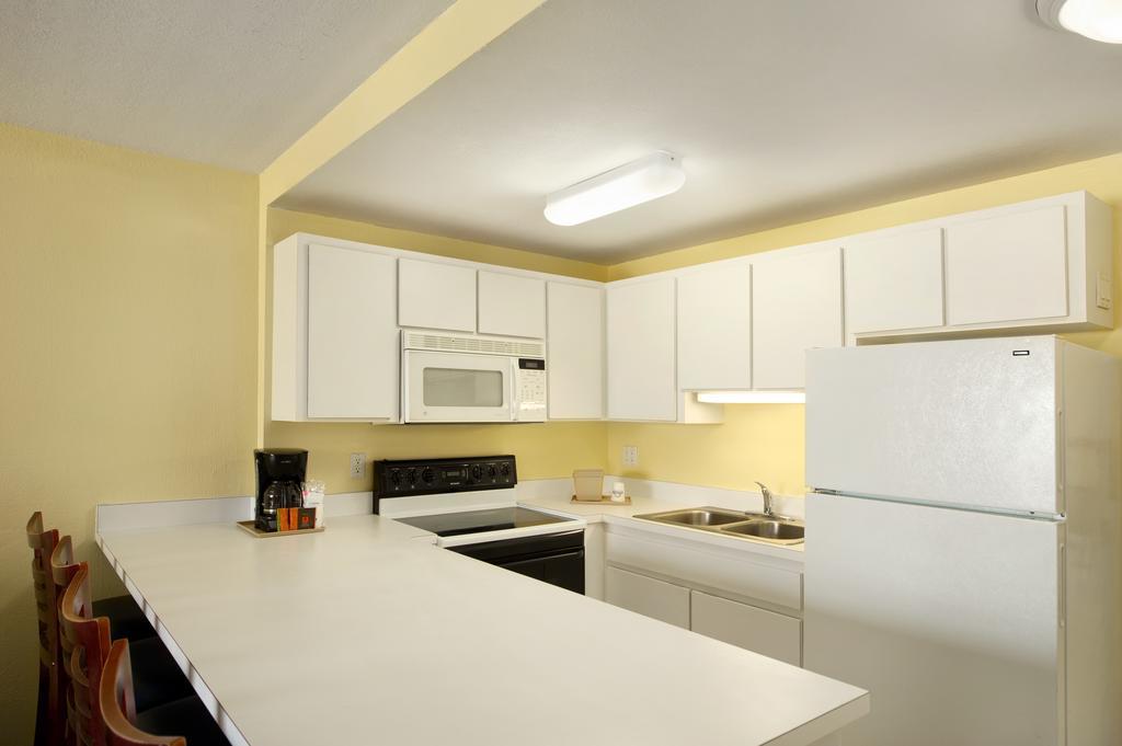 Days Inn By Wyndham Cocoa Beach Port Canaveral Dış mekan fotoğraf